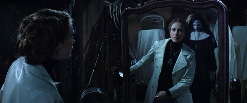 Illustration for article titled The Conjuring 2Â Raises the Stakes in All the Best, Scariest Ways